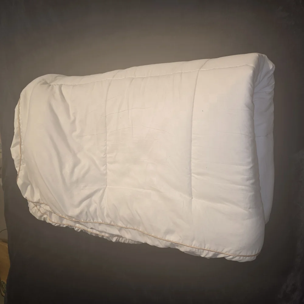Luxurious White Bed Topper